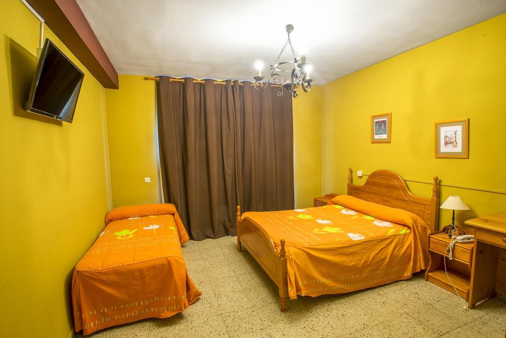 La Casona Del Pinar Albergue San Rafael Bagian luar foto