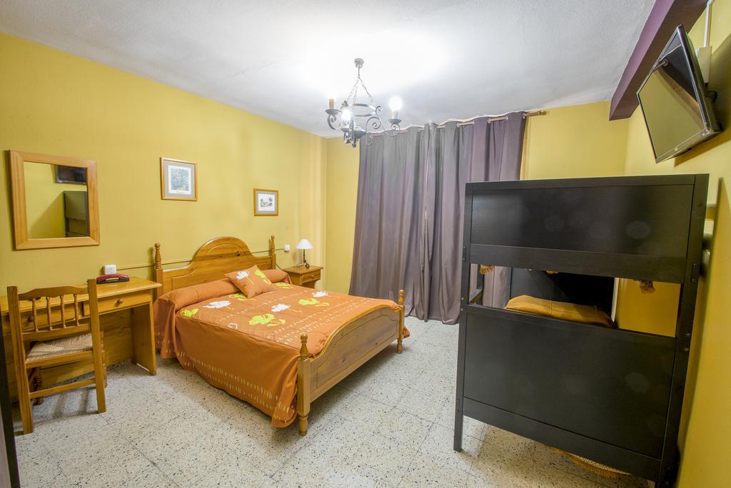 La Casona Del Pinar Albergue San Rafael Bagian luar foto