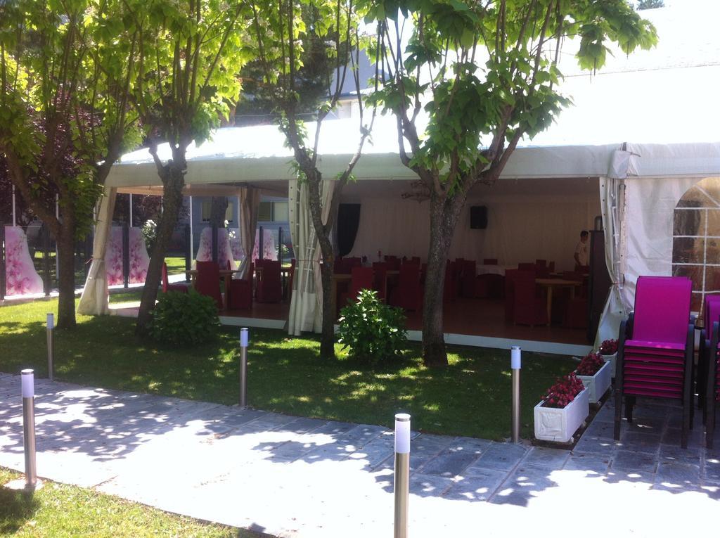La Casona Del Pinar Albergue San Rafael Bagian luar foto